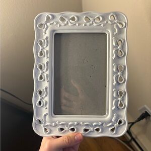 Elegant White Bow Frame